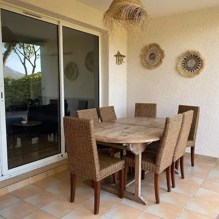 Restanques Du Golf De Saint Tropez 2 6 Personnes 格里莫